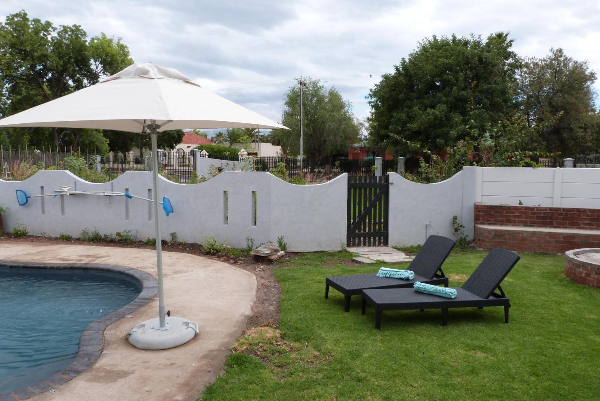 Hannah'S Haven Studio Deluxe - No Loadshedding Apartment Beaufort West Exterior photo
