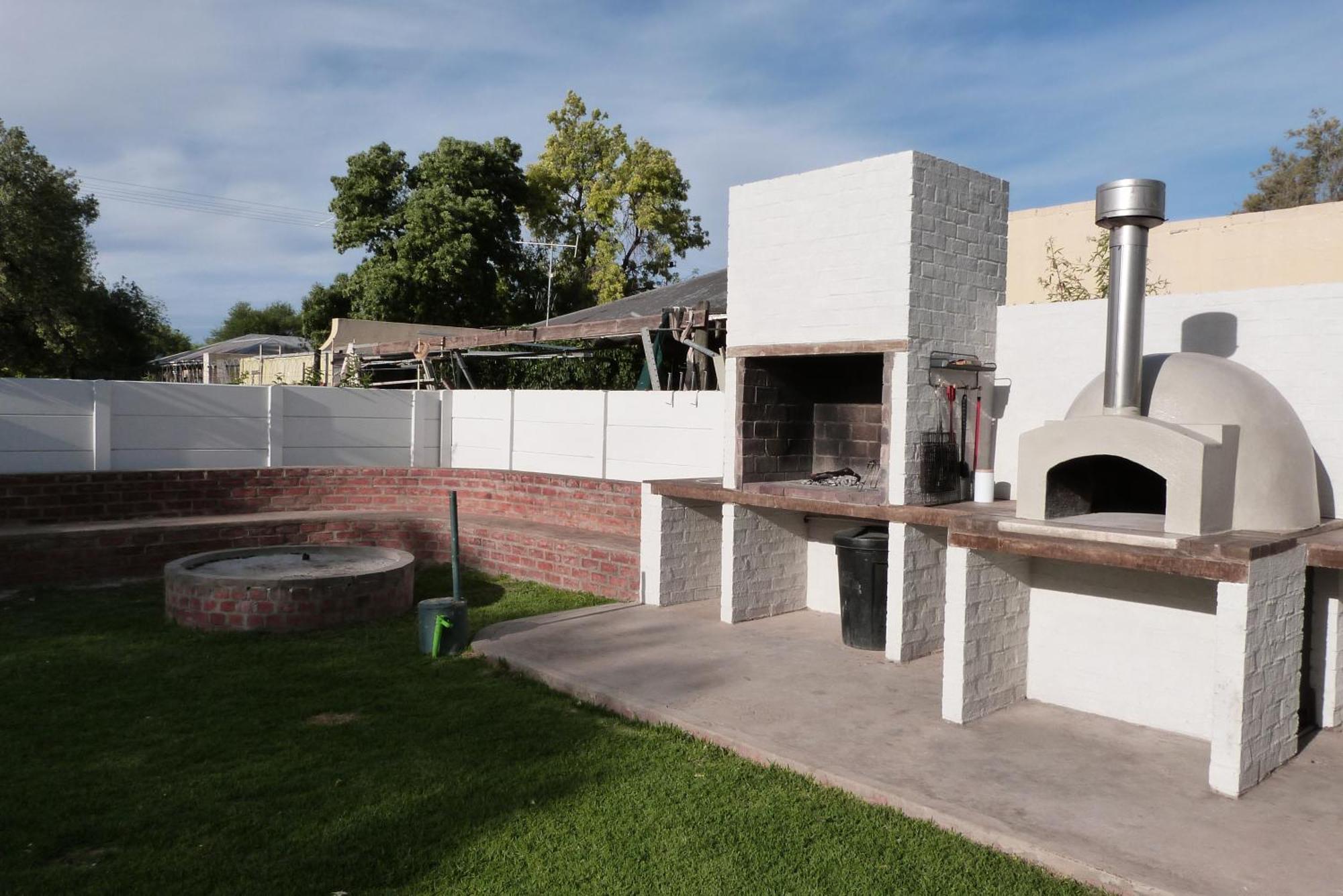 Hannah'S Haven Studio Deluxe - No Loadshedding Apartment Beaufort West Exterior photo